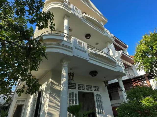 Cần Bán Villa 10 Phòng Ngủ Trung Tâm Hội An