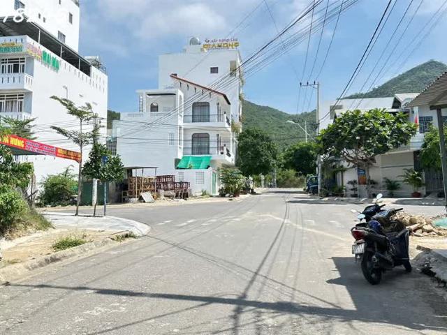 Cần bán 2 lô đất liền kề tặng 2 căn nhà tại Vĩnh Hòa