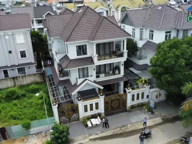 Căn biệt thự đường Đặng Thùy Trâm Phạm Văn Đồng quận Bình Thạnh View sông TP sài thành cực