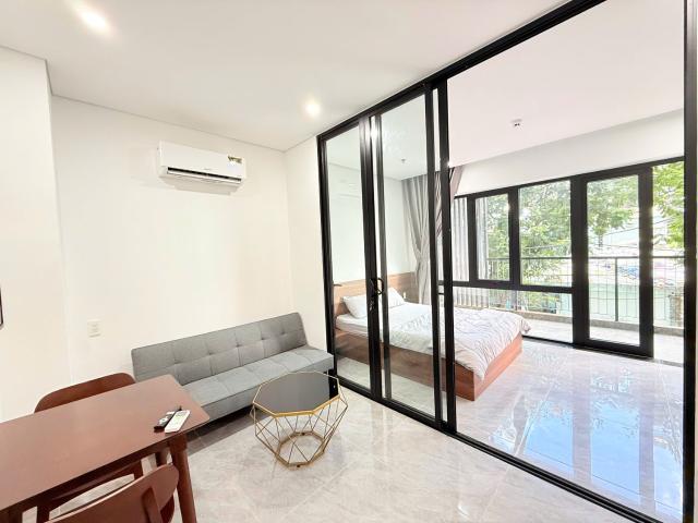 Căn hộ 1 phòng ngủ có ban công, đầy đủ nội thất – Khu FPT