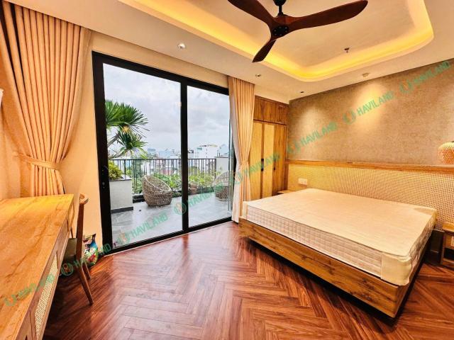 CĂN HỘ 1 PHÒNG NGỦ TẦNG CAO BAN CÔNG RỘNG, GẦN BIỂN