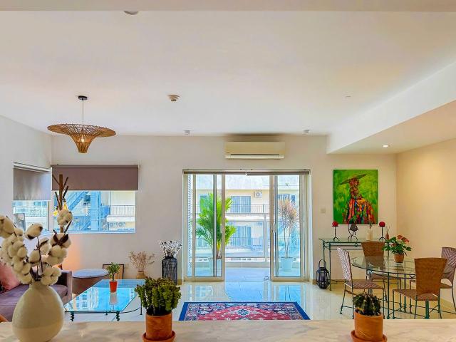Căn hộ bán hoặc cho thuê tại River Garden Thảo Điền tầng trung view đẹp gồm 3 phòng ngủ với diện tích 133m2