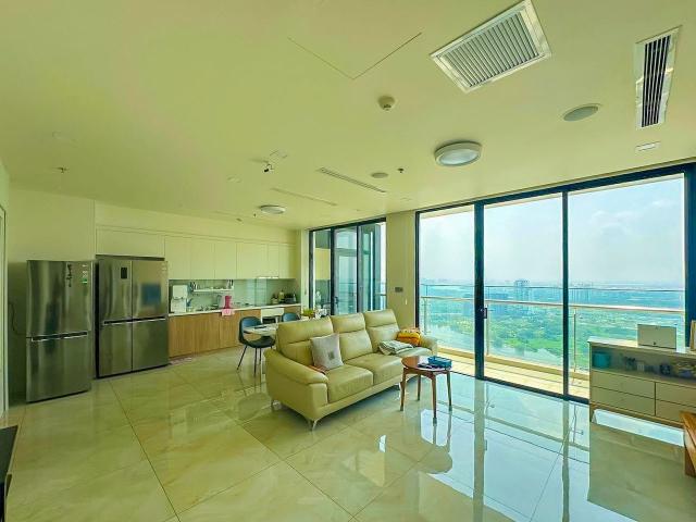 Căn hộ bán tại Vinhomes Golden River Quận 1 tầng cao gồm 3 phòng ngủ diện tích 121m2