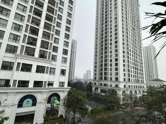 CĂN HỘ ĐẸP GIÁ TỐT Vị Trí Đắc Địa Tại Tòa B Chung cư AZ Sky Định Công, Quận Hoàng Mai, Hà Nội