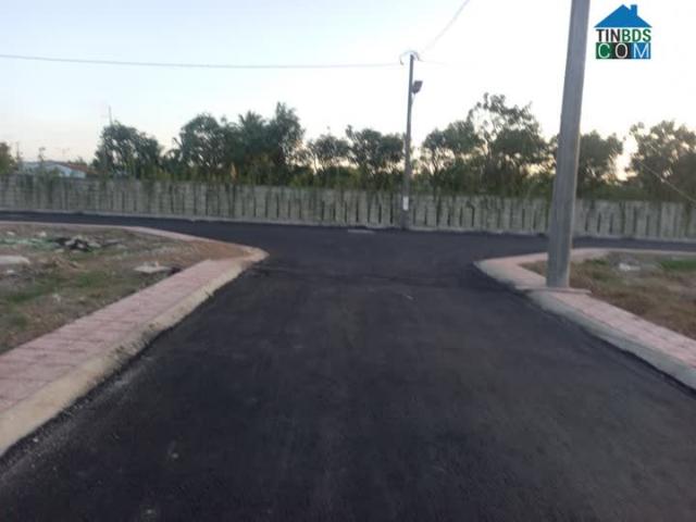 Căn nhà mới xây gần chợ Tân Hiệp thích hợp cho vợ chồng mới cưới ra riêng