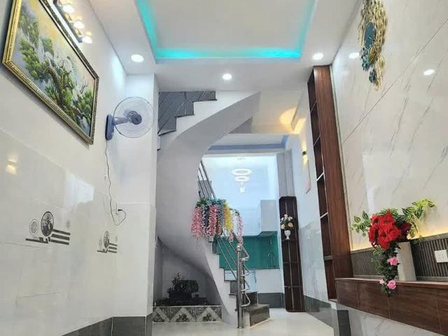 Căn Nhà ‘’ Độc Nhất Vô Nhị ‘’ Tùng Thiện Vương – 50M2 – Hẻm Xe Hơi, Giáp Gần Khu Đắc Địa Q8, 5