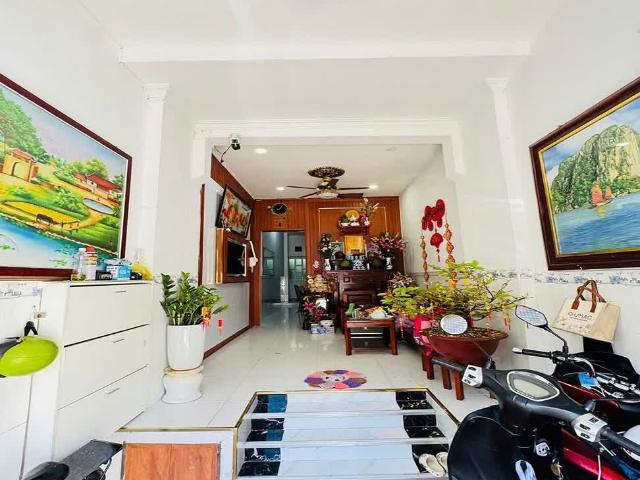 Căn nhà phố mặt tiềnn vừa miếng thế này ở Phước Long? Vừa ở vừa KD mà chỉ có 4 đồng hơn