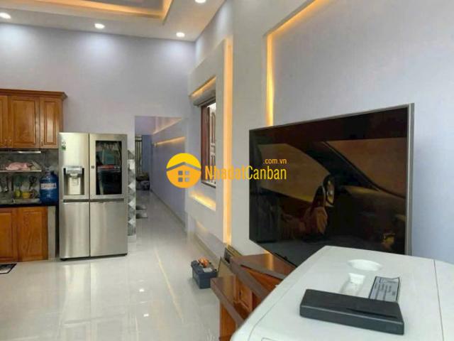 Cần tiền trả nợ nên bán căn nhà 80m2 ở xã tân hiệp hóc môn giá 850 triệu