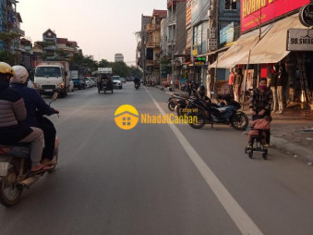 Cần tiền bán gấp nhà 3 tầng. Mặt phố như quỳnh, 80m2, giá tốt lh 0835459