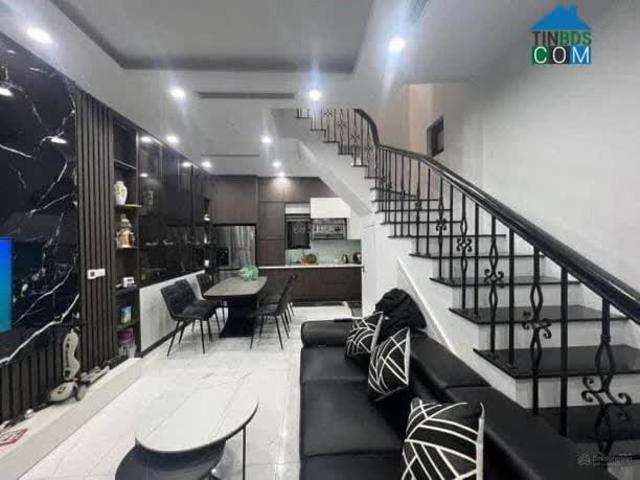 Của hiếm! Tọa lạc Láng Hạ, gần phố, 2 mặt thoáng, ngõ ba gác đua, 40m*5T 15m 7 tỷ, SĐCC