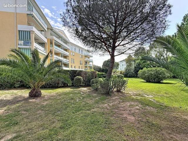 C à Vendre