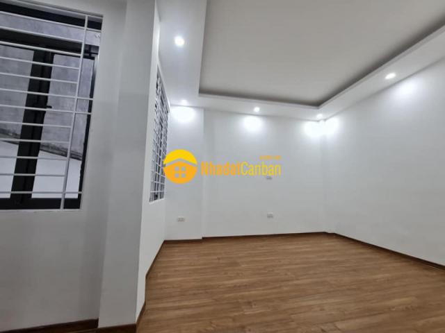 Cực hiếm, giá bất ngờ, phố nguyễn khang cầu giấy 40m2 x5 tầng mt 5m, cách ô tô 5m, chỉ hơn 3 tỷ
