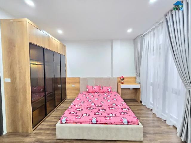 Cực Hiếm, Nhà Mới Đẹp Phố Giáp Bát, 5 Tầng, Ngõ Thông 2.2m, Sát Chợ, Sổ CC Hơn 6 Tỷ!