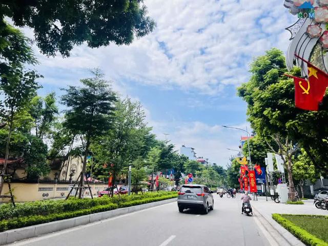 Cực Phẩm Đất Tây Hồ 210m² Mặt Tiền Rộng, Sổ Đỏ Vuông Nở Hậu, Vị Trí Vàng View Hồ Tây