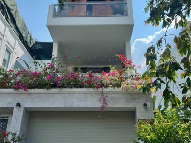 Cực phẩm đẹp nhất khu ngay đại học Văn Lang thông số đẹp 5x18m cách MT 50m
