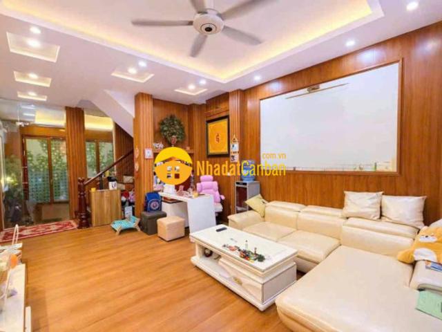 Cưc phâm xuân thủy 45m2x5t, tucson tránh, ngõ thông sát các trường đh lớn, 14tỷ
