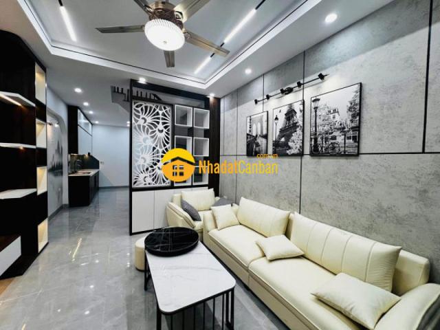 Cực rẻ, nhà ngọc khánh ba đình, 50mx5 tầng, ô tô rất gần, giá chỉ 8.5 tỷ