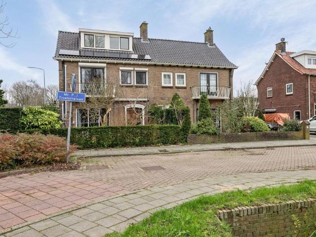 C.J.van Houtenlaan 35, 1381CN, Weesp, Noord Holland 1381CN