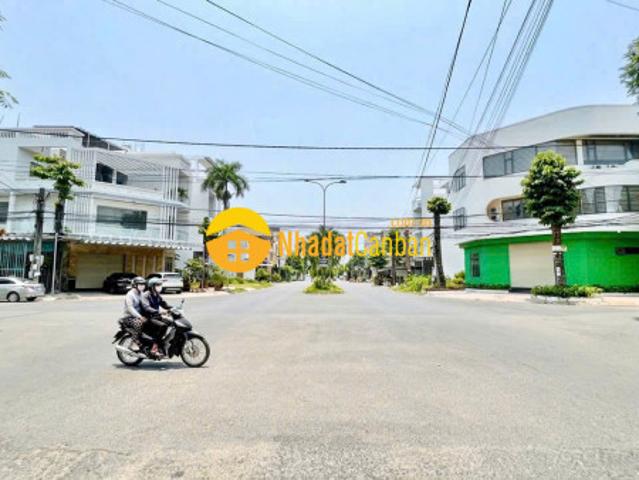 Cặp nền góc 2 mặt tiền trục chính đường số 3 đường số 12 kdc diệu hiền cần thơ. Giá 11,5 tỷ