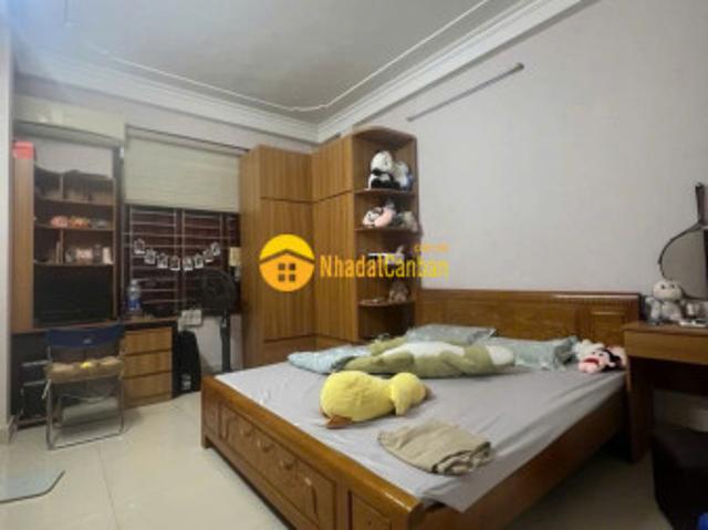 Cầu giấy hồ tùng mậu 42m 8ty8 full tiện ích quy hoạch ổn định sổ đỏ riêng