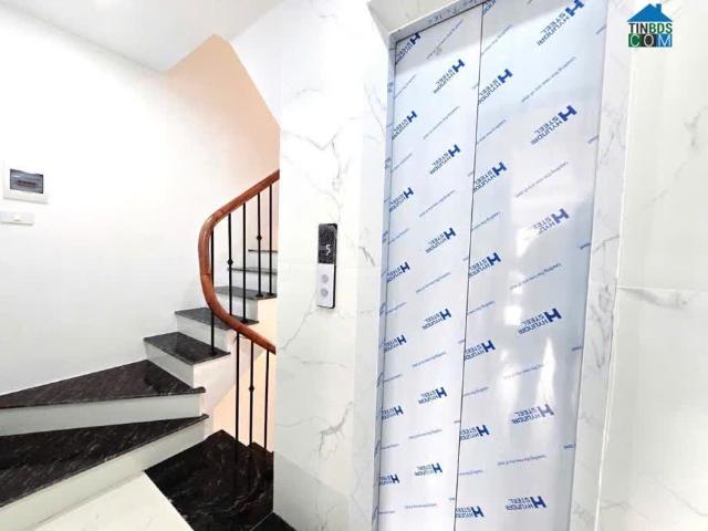 Cầu Giấy nhà mới, 30m2, ngõ rộng, gần phố, 6 tầng thang máy, 8 tỷ