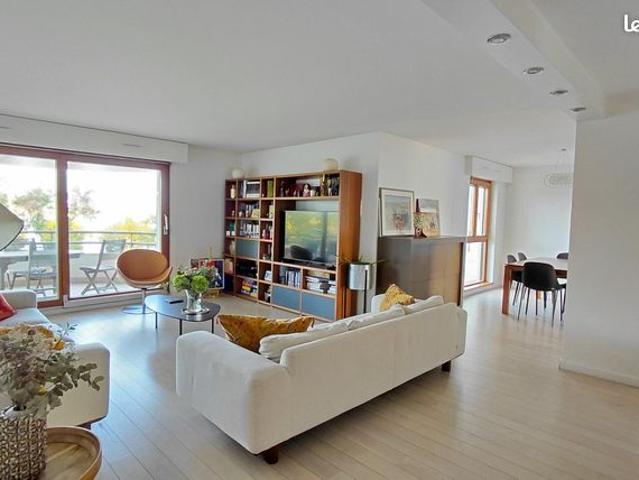 Cœur de ville – vue exceptionnelle sur le lac – 4 chambres – terrasses – 3 parkings