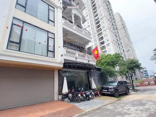 Cc bán gấp nhà kim đồng 55m 5t vỉa hè rộng kinh doanh mọi mặt hàng 2 ngõ. Chỉ hơn 17 tỷ