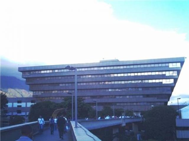 CCCT SE ALQUILA OFICINA