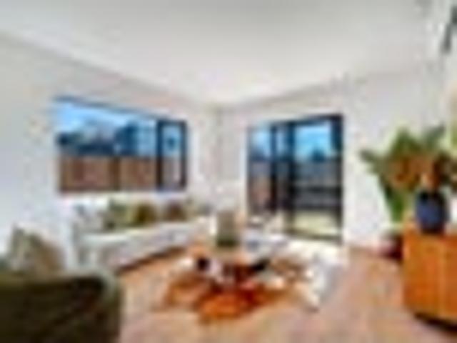 CCC Issued Brand New Freehold Living in Opaheke