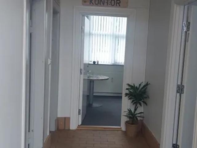 Ca 75m² lyst kontorlejemål på den gamle Kasernen