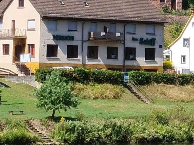 Ca 920 qm Direkt am Neckar Wohnungen mit Genehmigung !