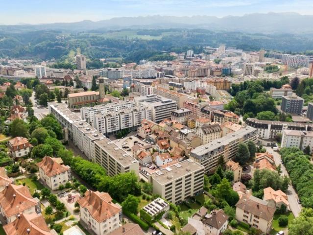 CA. 1450 M² GROSSE, AUFTEILBARE GESCHÄFTSFLÄCHE IM ERDGESCHOSS
