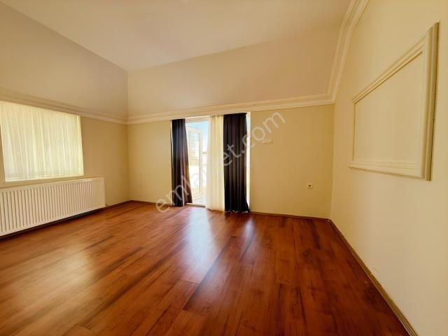 Cağaloğlu Caddesine Cephe Geniş Teraslı 1+1 Kiralık