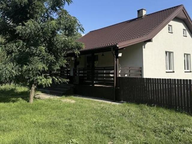 Całoroczny nieduży dom w stylu country