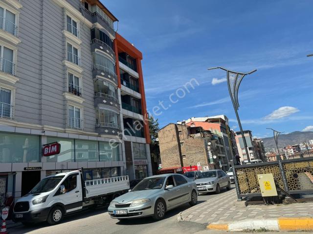 Cam Balkonlu Lüx Eşyalı Mobilyalı 1+1 Anayol Üstünde Satılık