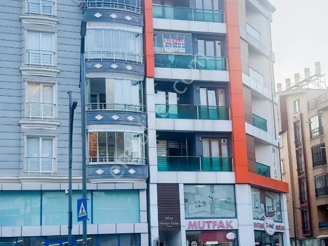 Cam Balkonlu Lüx Eşyalı Mobilyalı 1+1 Anayol Üstünde Satılık