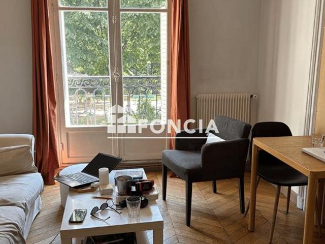 Cambronne La Motte Picquet 4 pièces parquet moulures cheminées, vue sur jardin