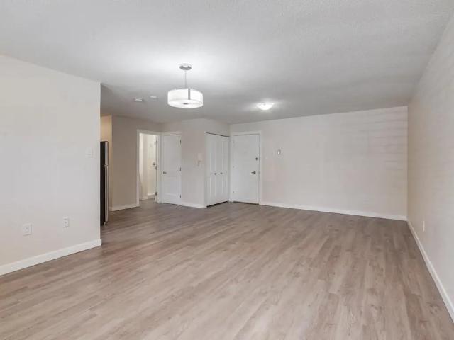 Camden Villa 1 Bedroom Apartment for Rent at 2291 Southview Dr Se, Medicine Hat, AB T1B 1R5 Southview