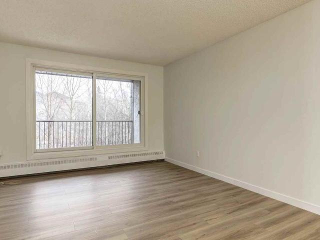 Cameron County 2 Bedroom Apartment for Rent at 35 Homestead Cres Nw, Edmonton, AB T5A 4P4 Overlanders