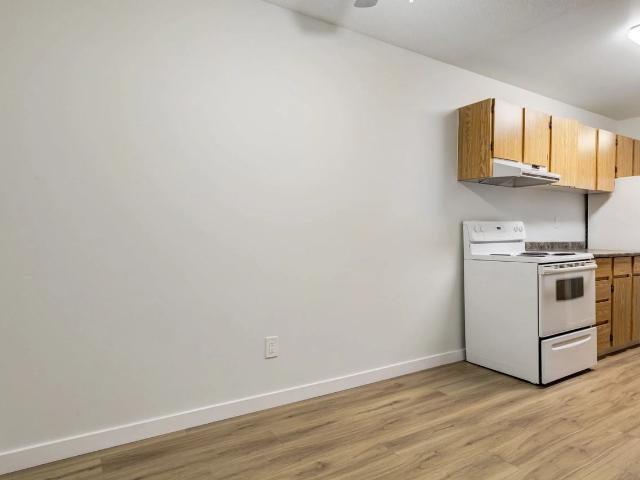 Cameron County 3 Bedroom Apartment for Rent at 35 Homestead Cres Nw, Edmonton, AB T5A 4P4 Overlanders