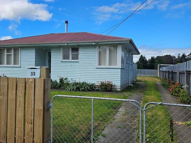 CAMERON CRES, MSTN 2 BDRMS $480 P/W