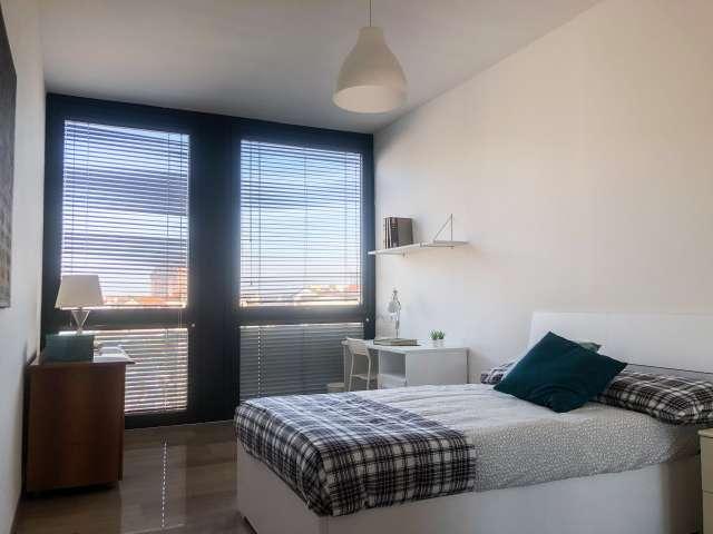 Camera con aria condizionata in affitto, appartamento con 4 camere da letto, Maciachini