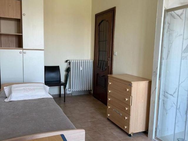 Camera con bagno privato per studentesse a Torino