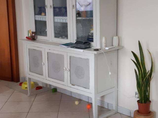 Camera con cortile privato in zona residenziale