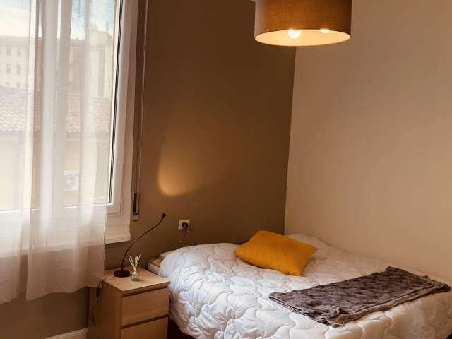 Camera condivisa con 4 camere da letto a Marconi, Bologna