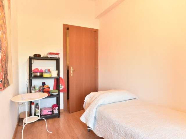 Camera confortevole in appartamento con 3 camere da letto, Roma