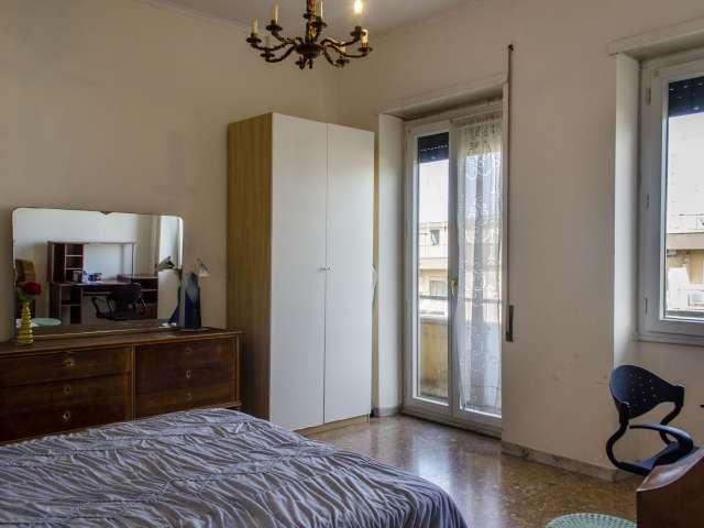 Camera doppia in appartamento con 3 camere da letto a Monteverde, a Roma