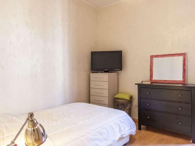 Camera doppia in appartamento con 5 camere da letto a Prati, Roma