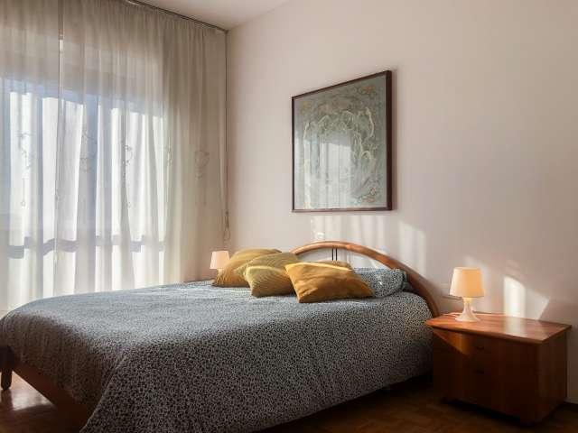Camera favolosa in affitto in appartamento con 4 camere da letto, Maciachini