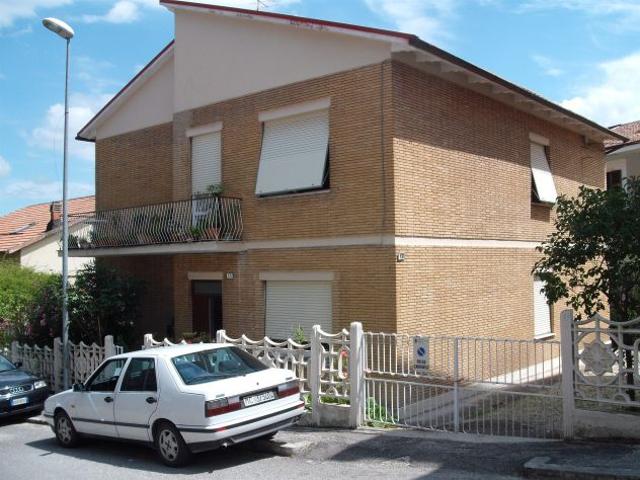 Camera in affitto casa studenti a Macerata